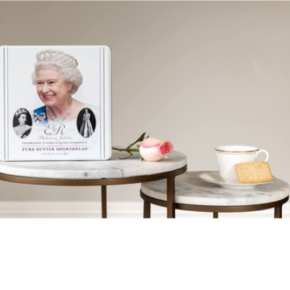 Queen Elizabeth II - Shortbread Tin - Collector’s Item - Picture 2 of 8